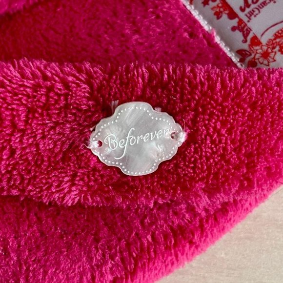 πΊHP!πΊ American Girl Girl's "Be Forever" Fuzzy Fuchsia Pom-Pom Slippers - Picture 11 of 11